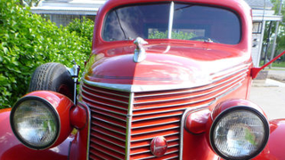 Illustration for article titled Studebaker J5 Might Be The Most Stylish Pickup Truck We've Even Seen